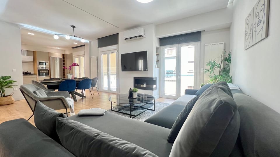 TV and multimedia, Living room, Seating area, air conditioner