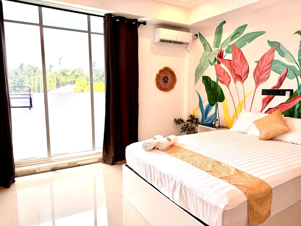 Bed, Photo of the whole room, Bedroom, towels, air conditioner