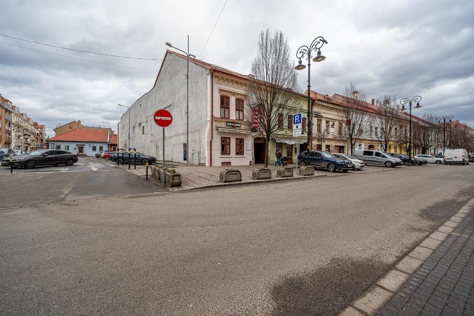 Property building, Street view