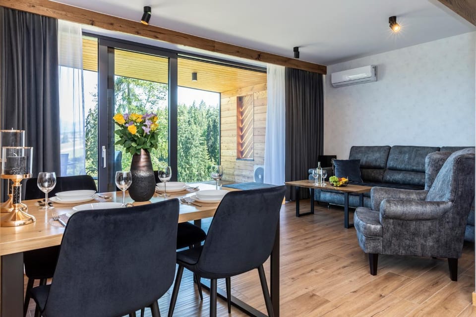 Living room, Seating area, Dining area