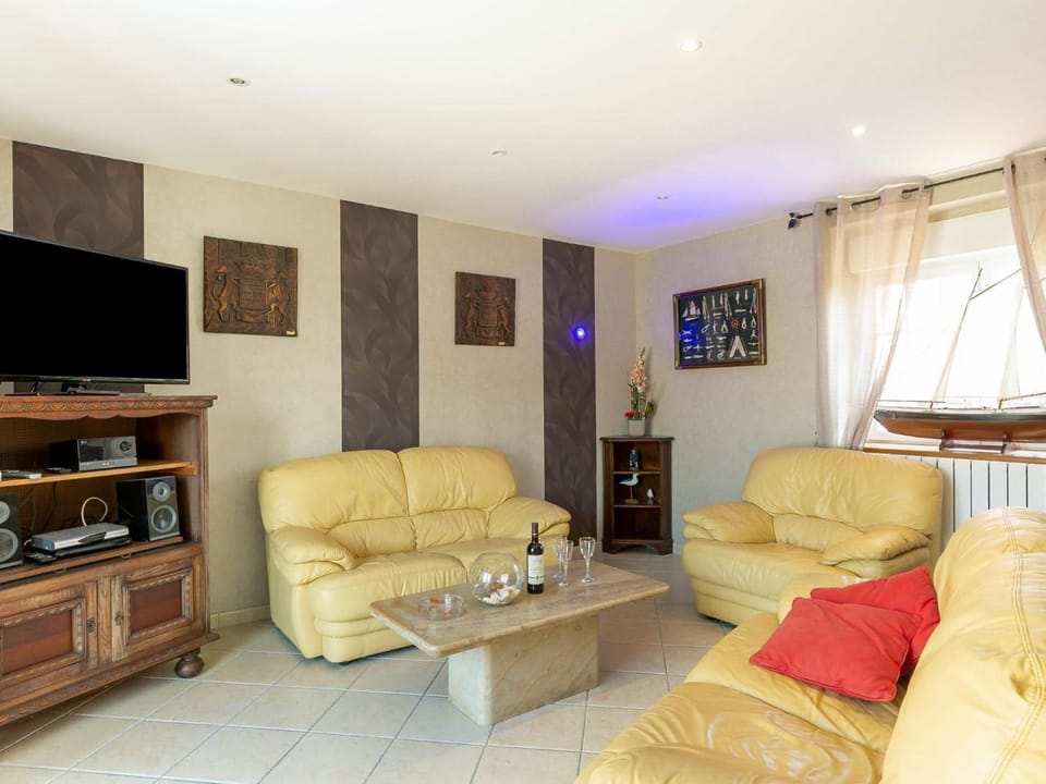 Holiday Home Villa Mor-Eol by Interhome House in Finistere