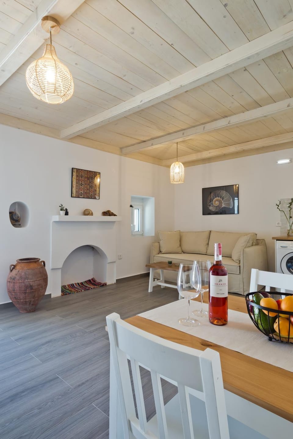 Kitchen or kitchenette, Living room