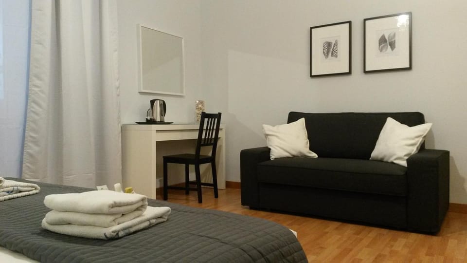 Coffee/tea facilities, Other, Decorative detail, Bedroom