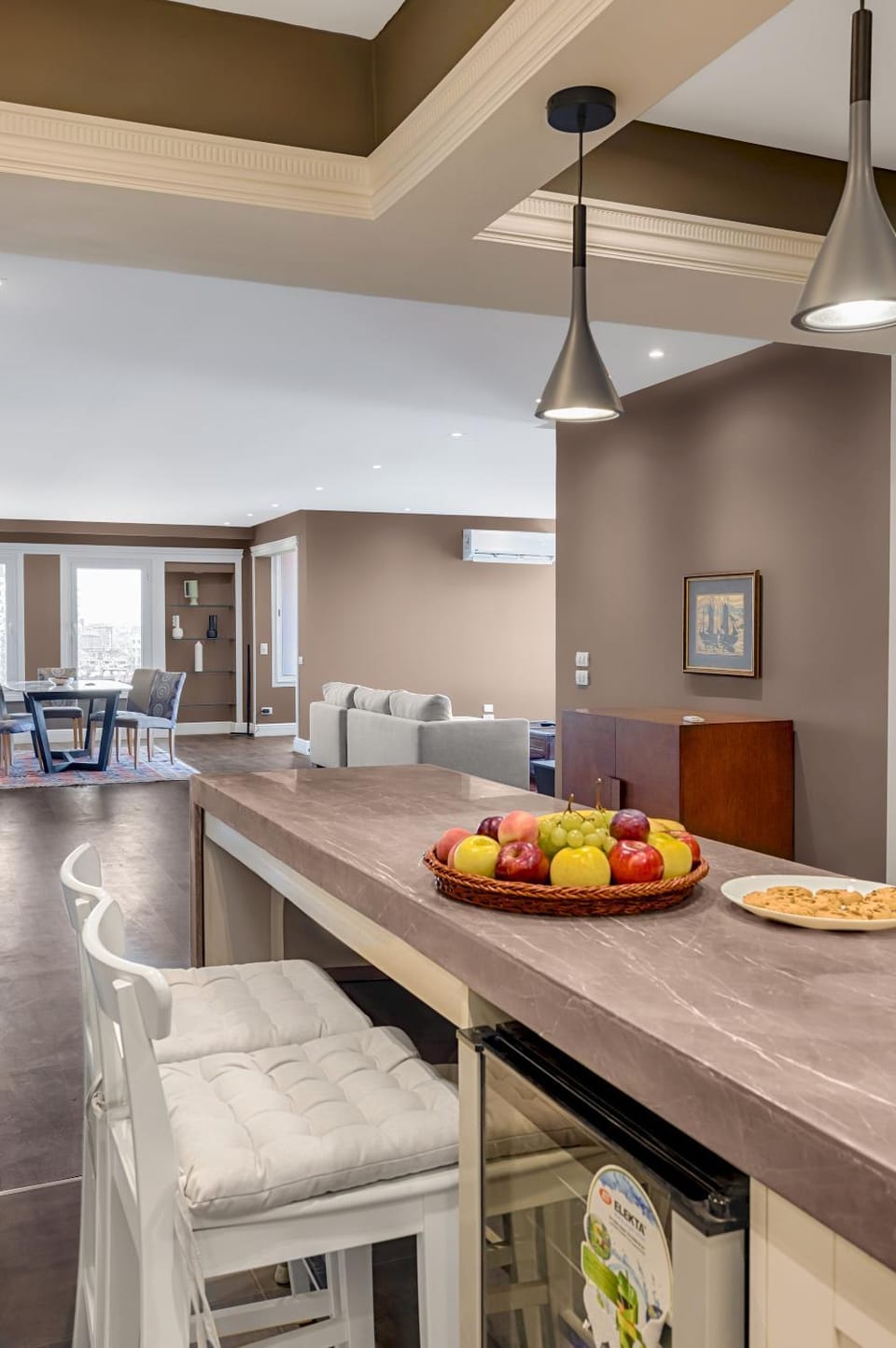 Living room, Seating area, Dining area, air conditioner
