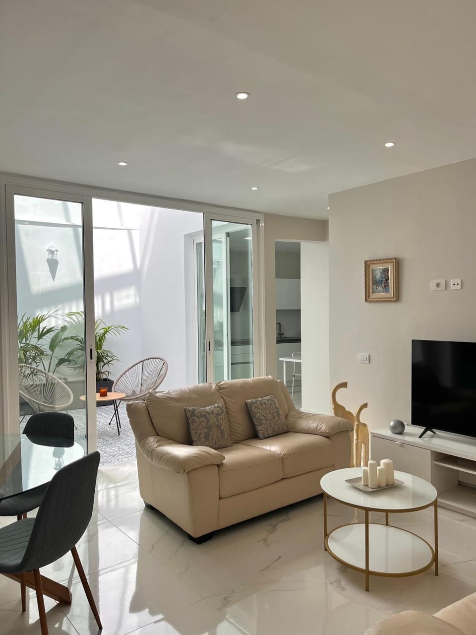 Communal lounge/ TV room, Living room