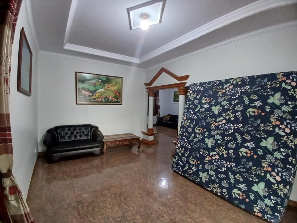 Villa Rashensa Villa in Cisarua