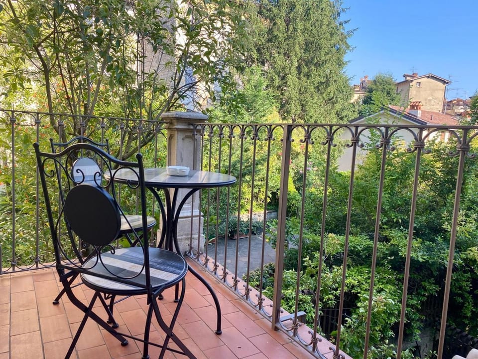Spring, Balcony/Terrace