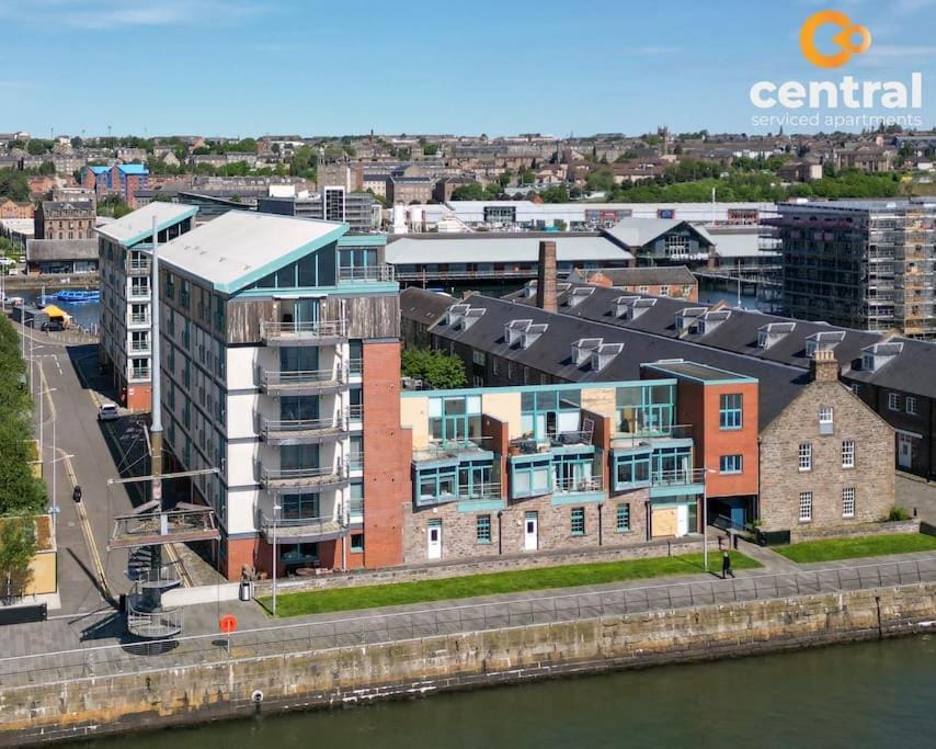 Property building, Neighbourhood, Natural landscape, Bird's eye view, City view, River view, Street view, Location