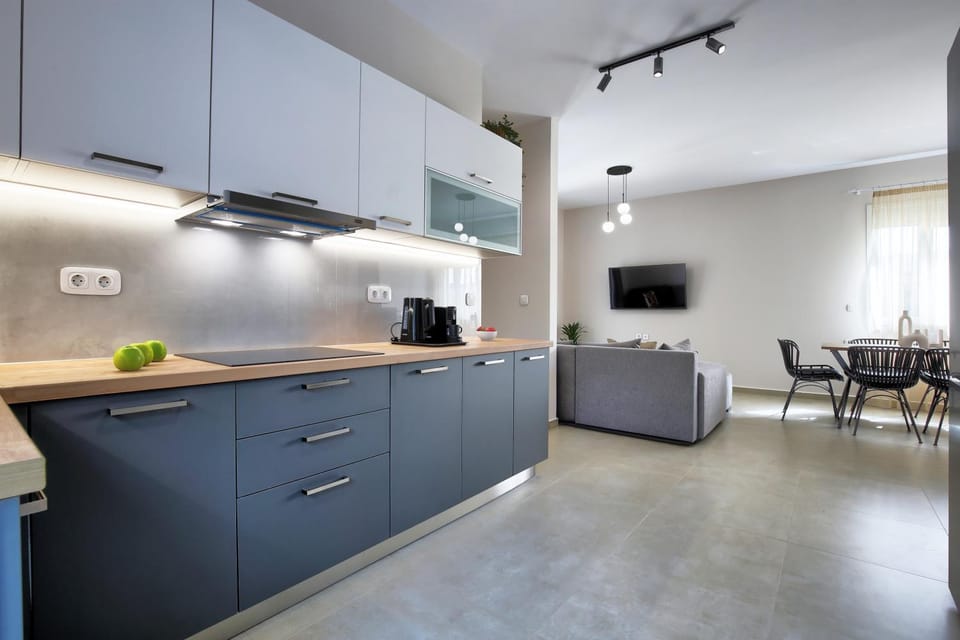 TV and multimedia, Kitchen or kitchenette, dishwasher, stove