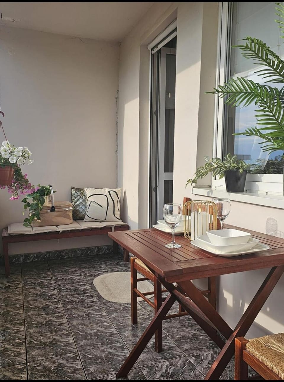 Patio, Seating area