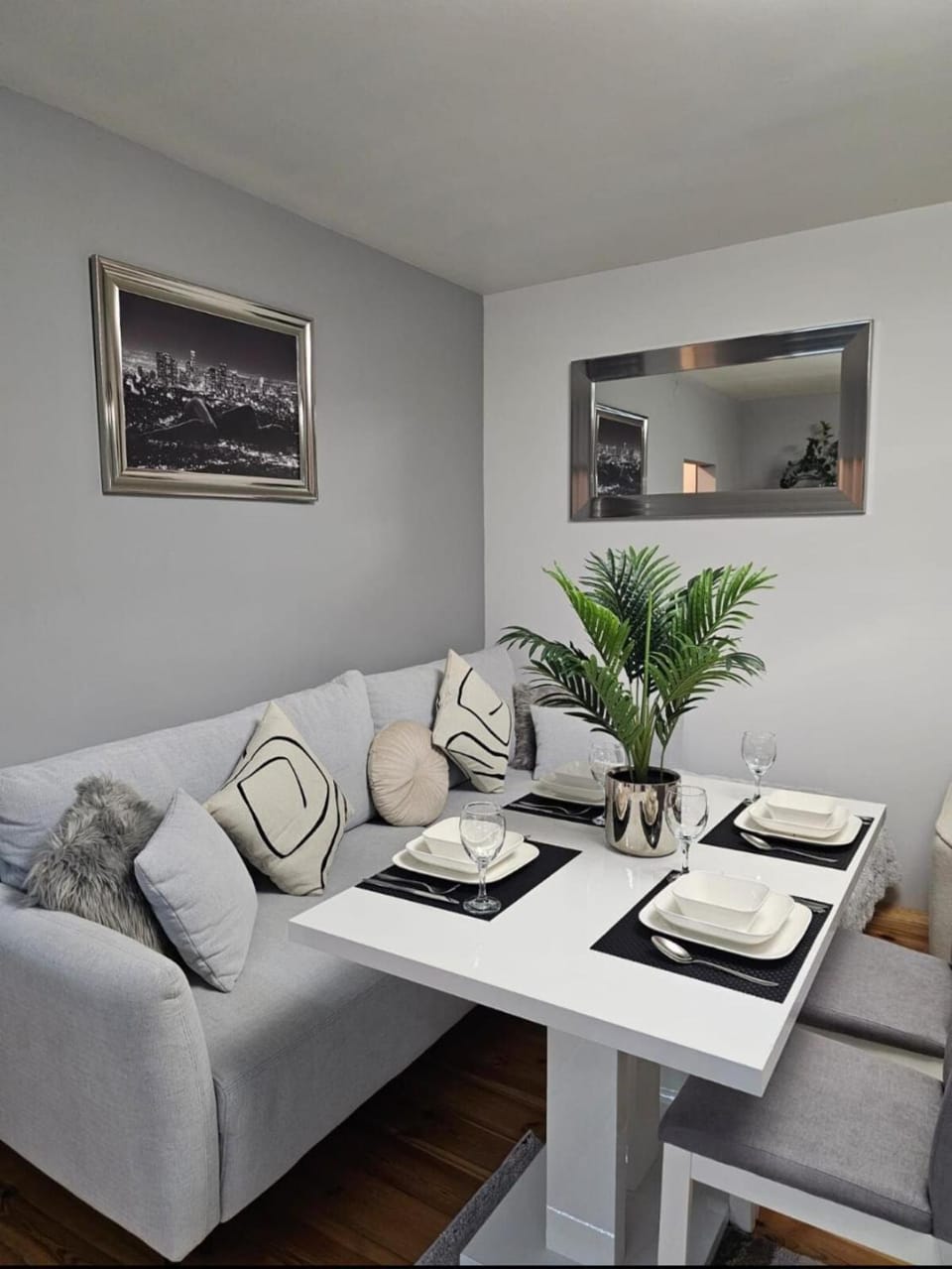 Living room, Dining area