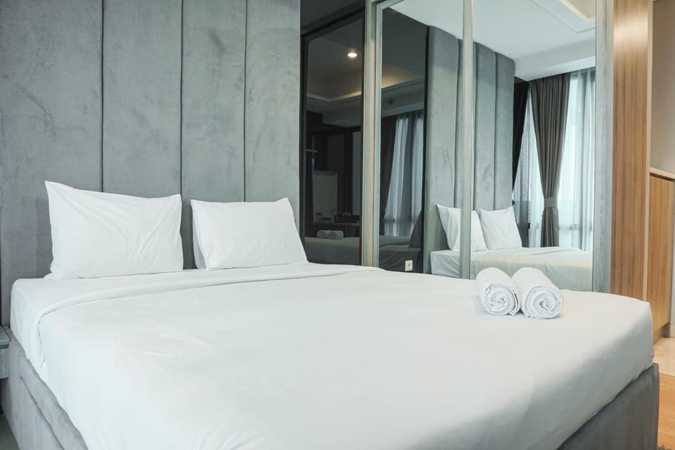 Luxurious Studio at Capitol Suites Apartment By Travelio Apartment in Jakarta