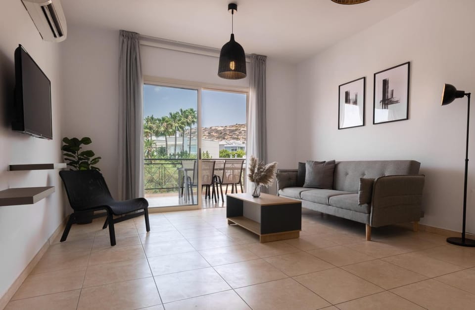 TV and multimedia, View (from property/room), Balcony/Terrace, Living room, Seating area, air conditioner