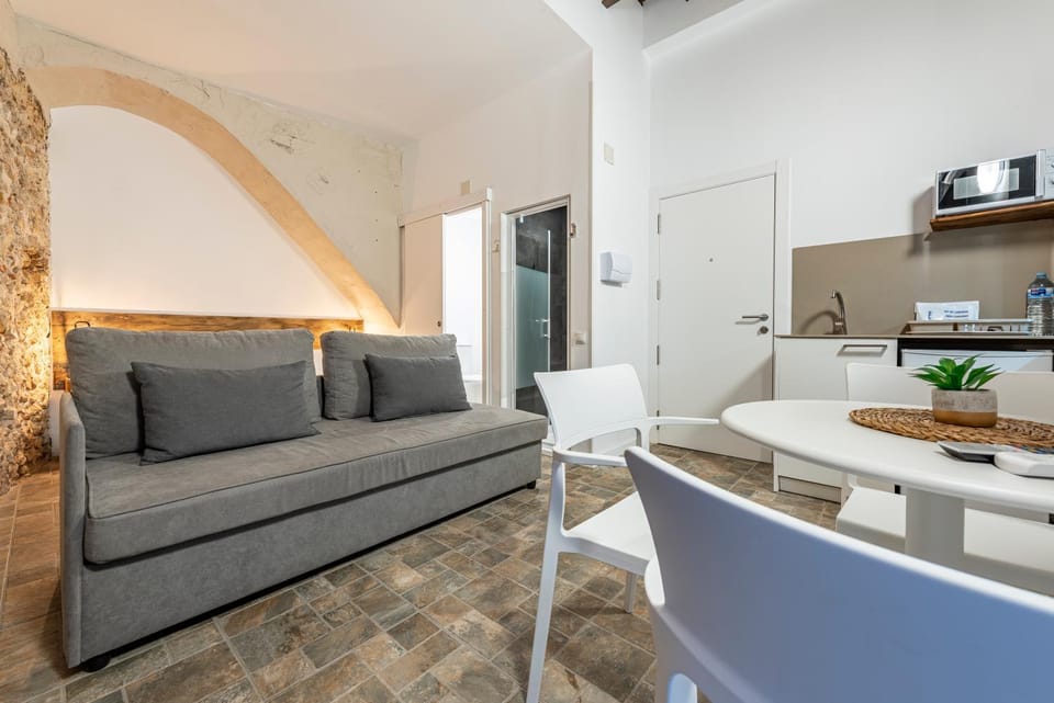 Dining area, pet friendly