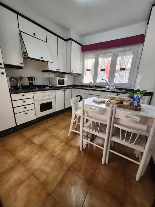 Dúplex Rúa Sol - Netflix Apartment in Bergantiños