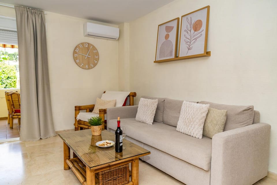Living room, Dining area, air conditioner