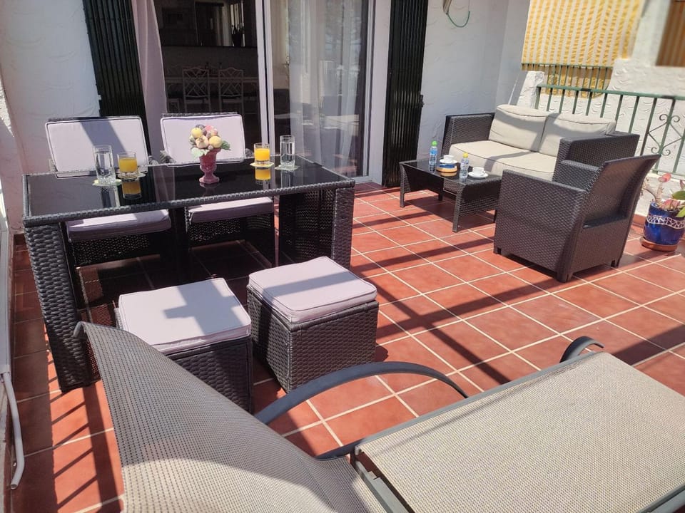 2 Bedrooms Sea View Apartment in Calahonda Apartment in Sitio de Calahonda