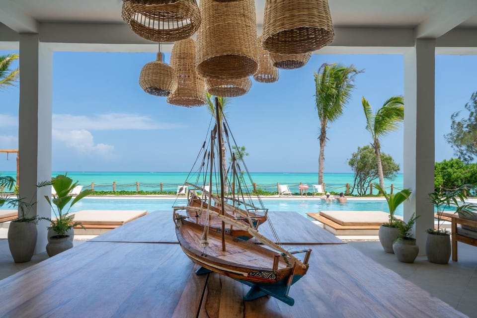 Restaurant/places to eat, View (from property/room), Sea view
