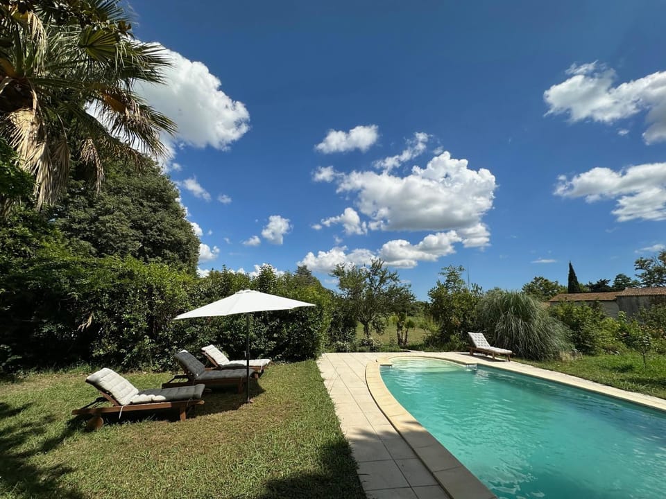 Garden view, Pool view, Swimming pool, sunbed