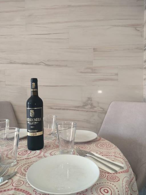 Food and drinks, Dining area, Drinks, Alcoholic drinks