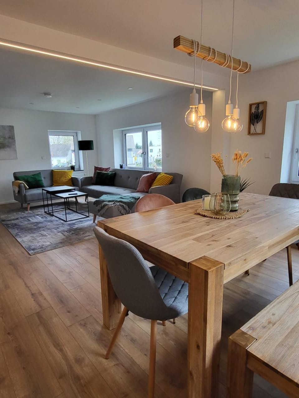 Living room, Seating area, Dining area
