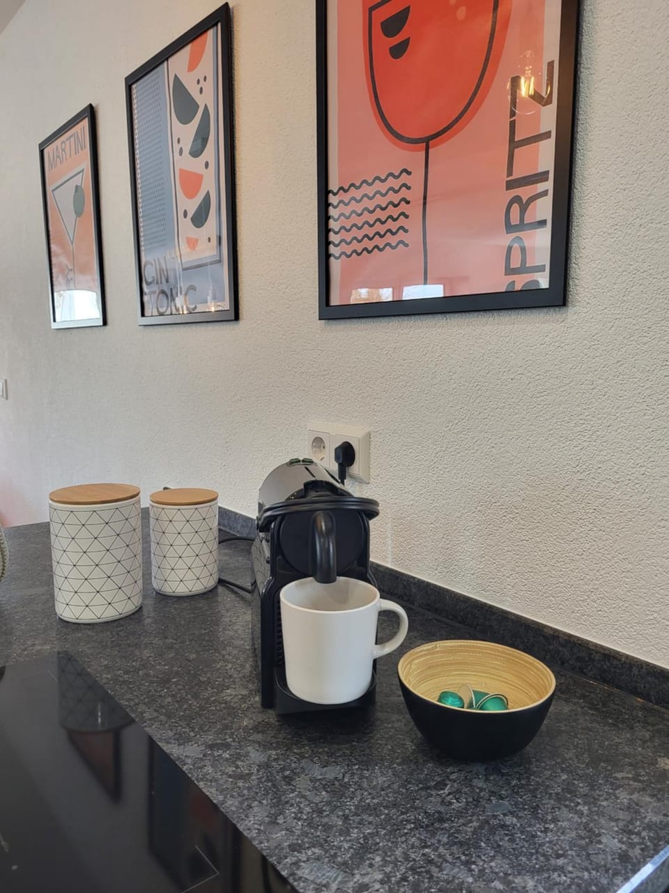 Coffee/tea facilities, Kitchen or kitchenette