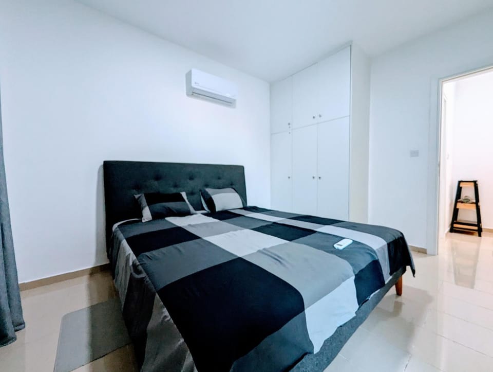 Bed, Bedroom, air conditioner