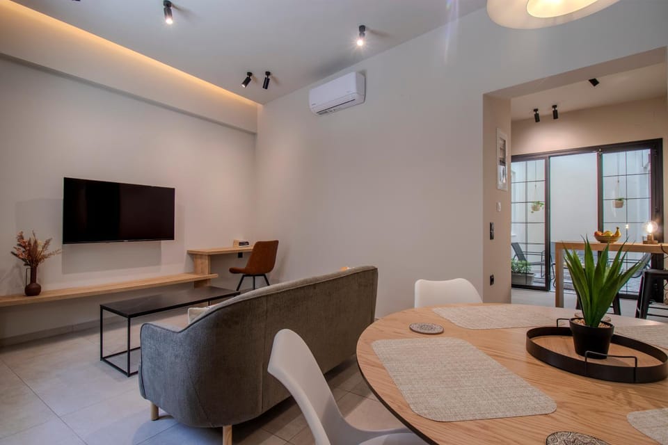 Seating area, Entertainment