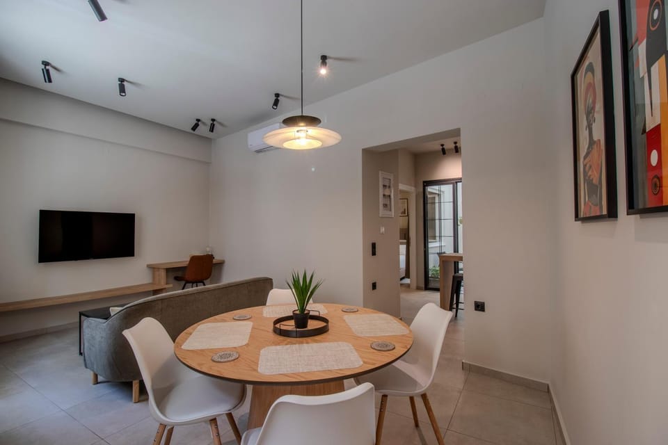 Living room, Dining area