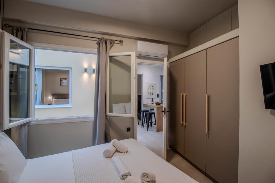 Bedroom, wardrobe