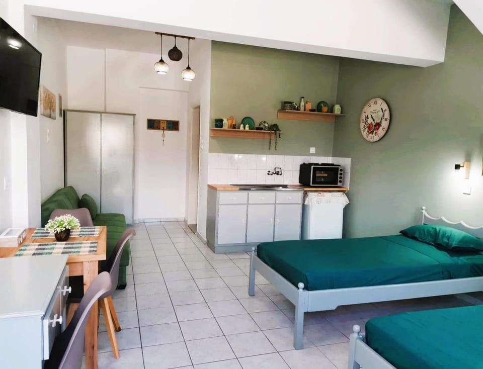 Bed, Kitchen or kitchenette, Living room, Seating area, Dining area, oven