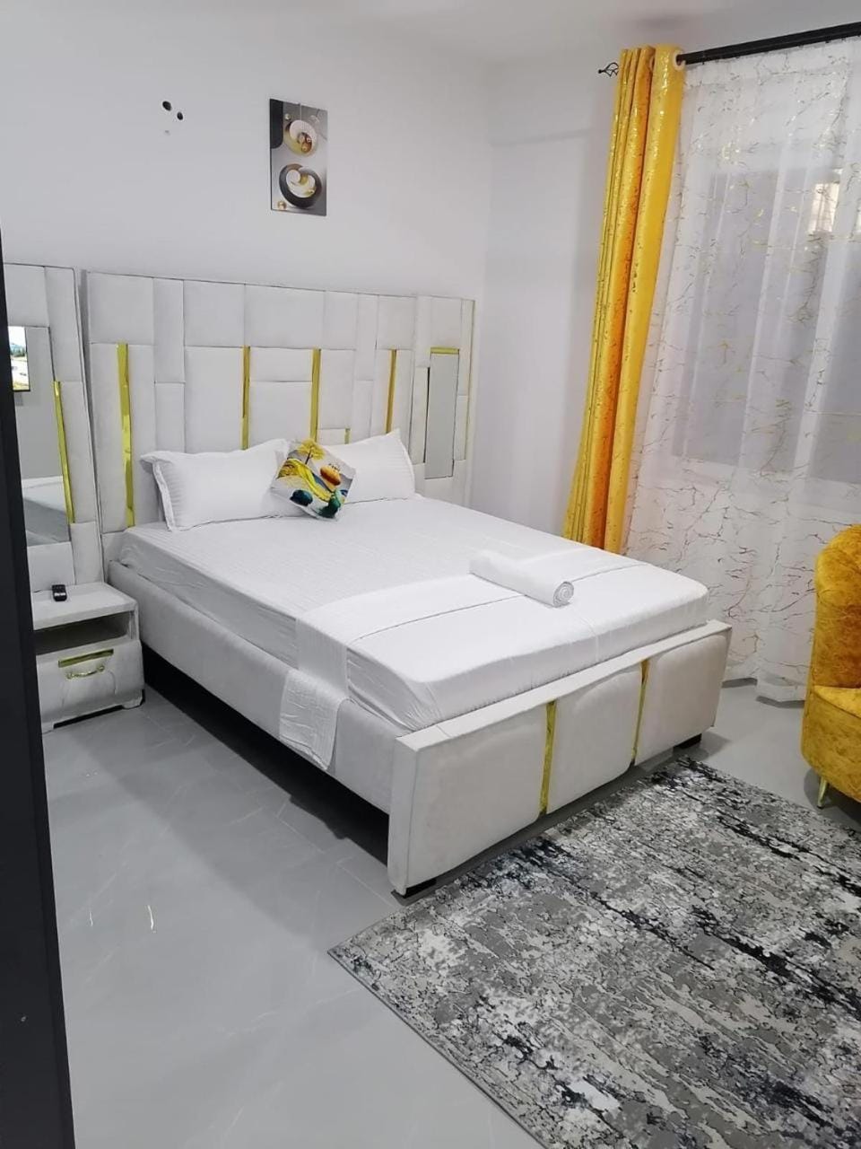 Bed, Bathroom, Photo of the whole room, Bedroom, towels