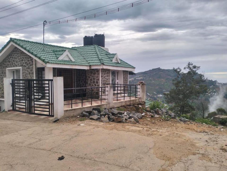 Property building, Day, Natural landscape, Mountain view