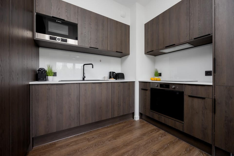 Coffee/tea facilities, Kitchen or kitchenette, microwave, oven, stove, toaster