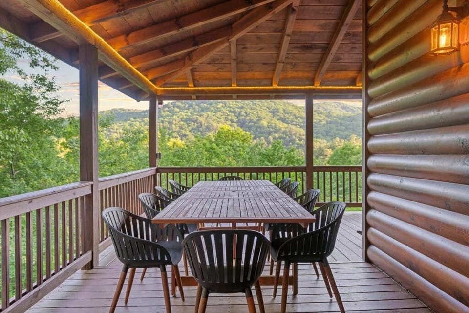 The Remedy at Blue Ridge - mountain view cabin with hot tub and two fire pits Cabin in Georgia