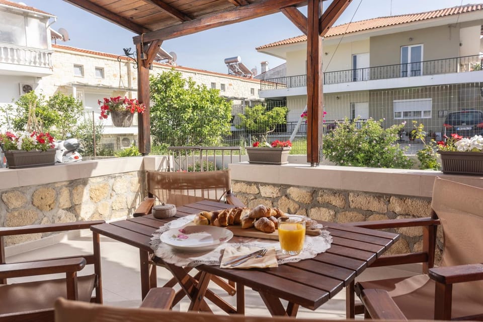 Balcony/Terrace, Balcony/Terrace, Dining area, Food, Location
