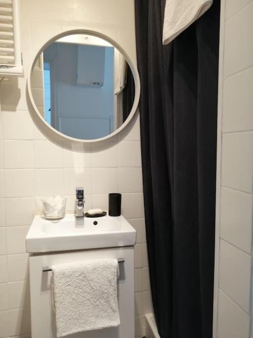 Coeur de Paris, près Tour Eiffel Apartment in Paris