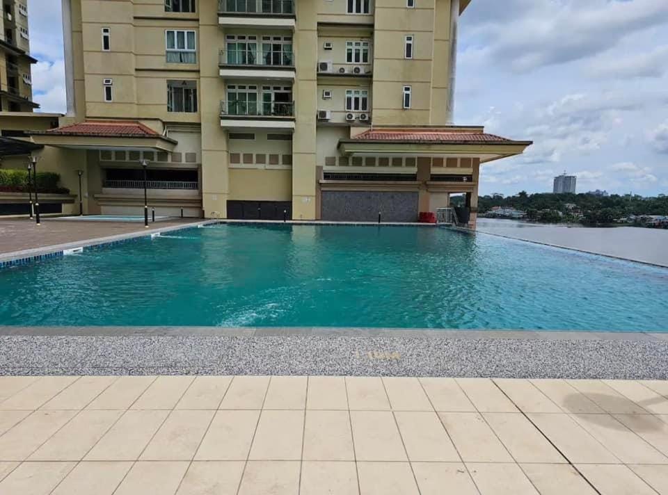 AR Homestay Riverine 2 King Apartment in Kuching
