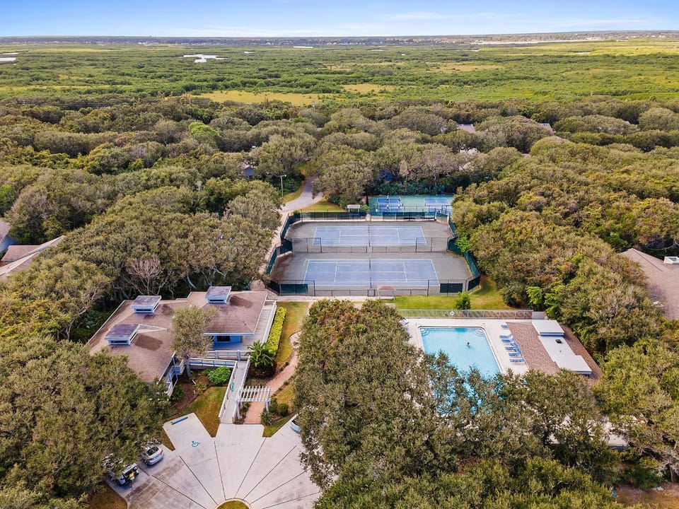 Sea Mist Getaway House in Edgewater