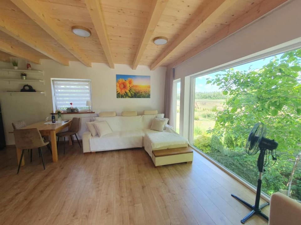Property building, View (from property/room), View (from property/room), Living room, Bedroom, Garden view, Garden view