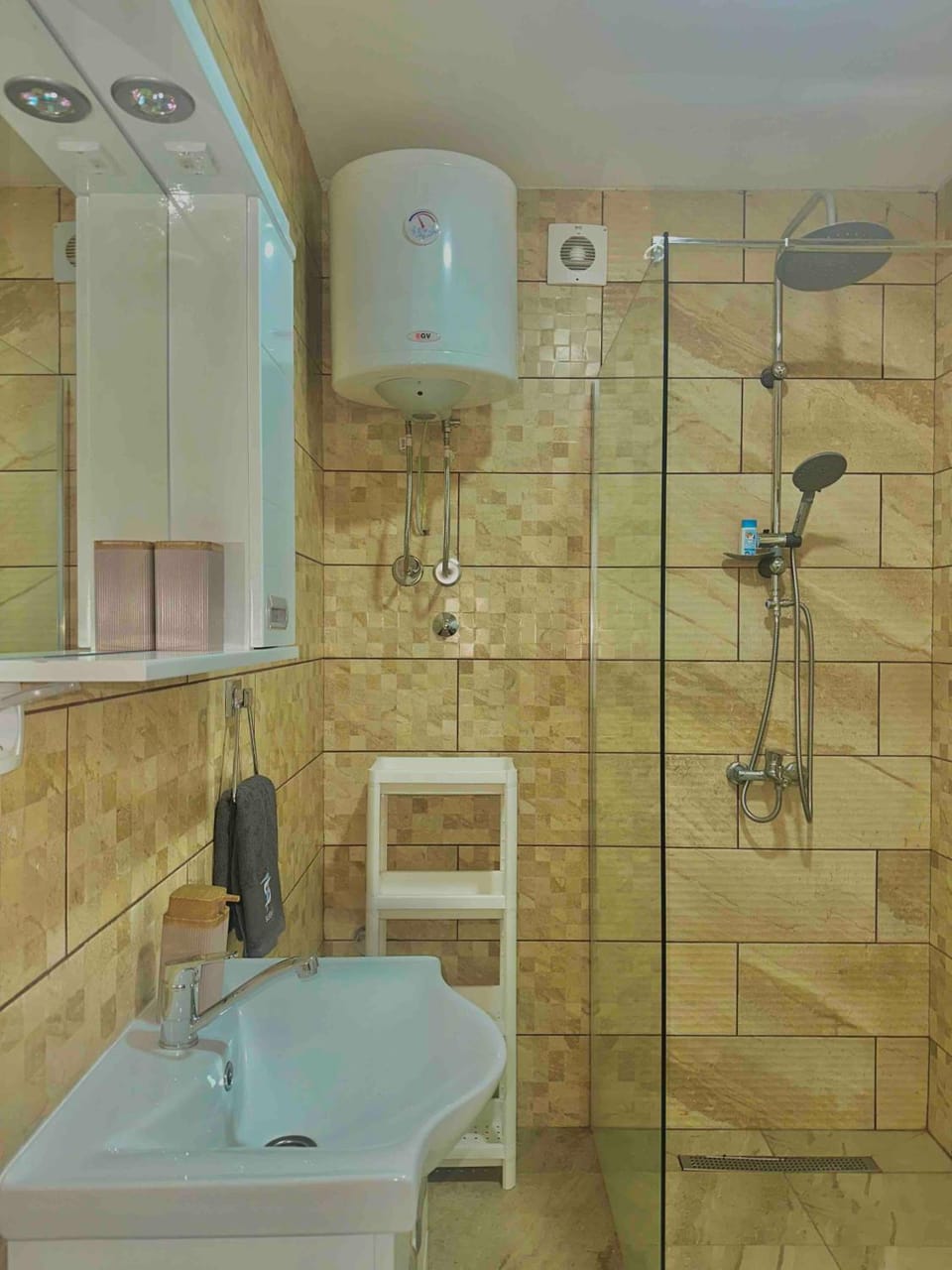 Prenoćište SILVER LUX Srebrno Jezero Apartment hotel in Vojvodina
