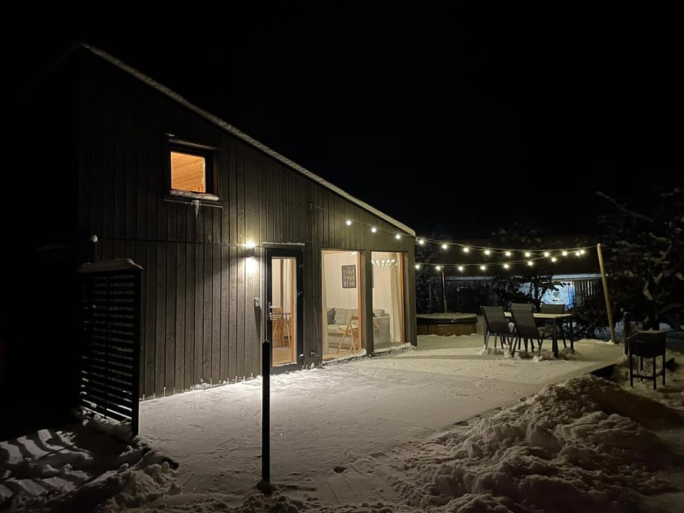 Paluküla Saunad tiny house Kadaka - sauna, hot tub Chalet in Estonia