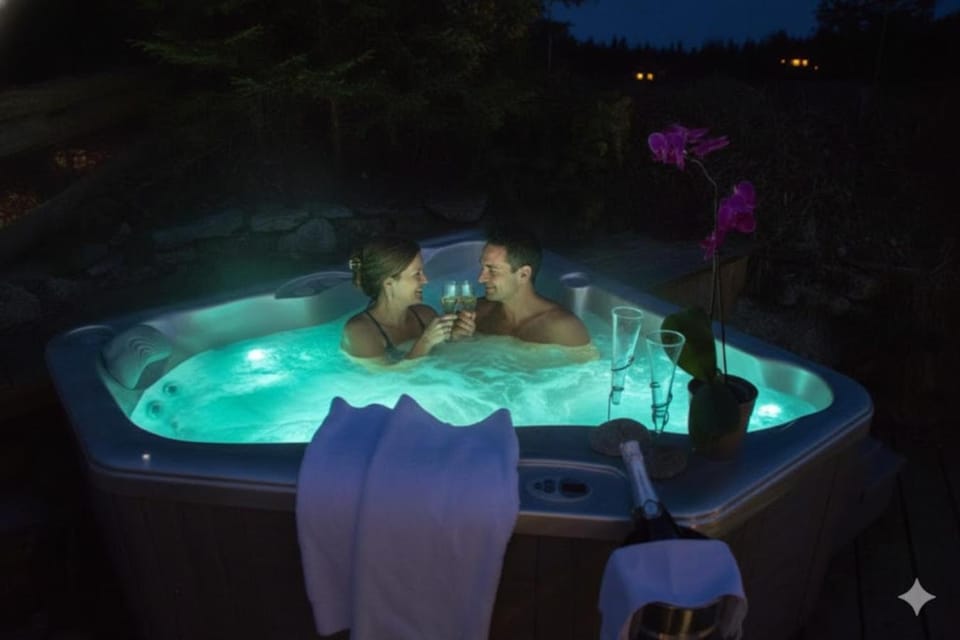 Night, Hot Tub