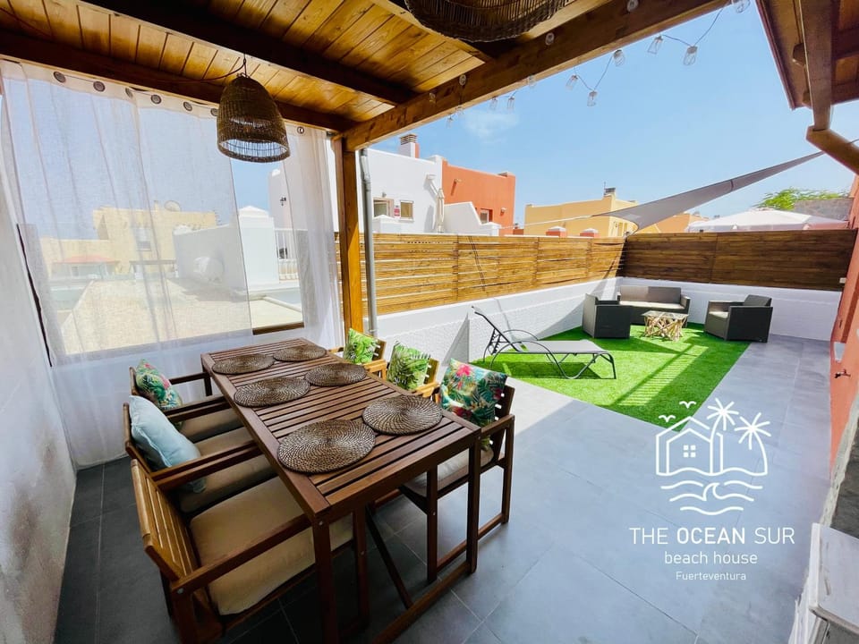 Patio, Garden, Seating area, sunbed
