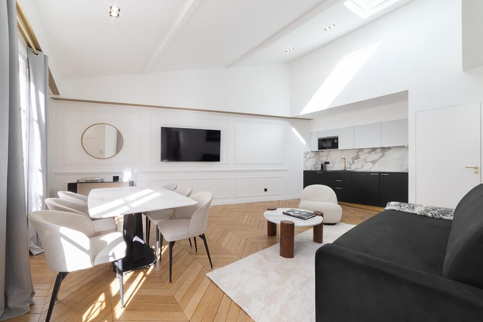 Communal lounge/ TV room, TV and multimedia, Kitchen or kitchenette, Living room, Seating area, Dining area