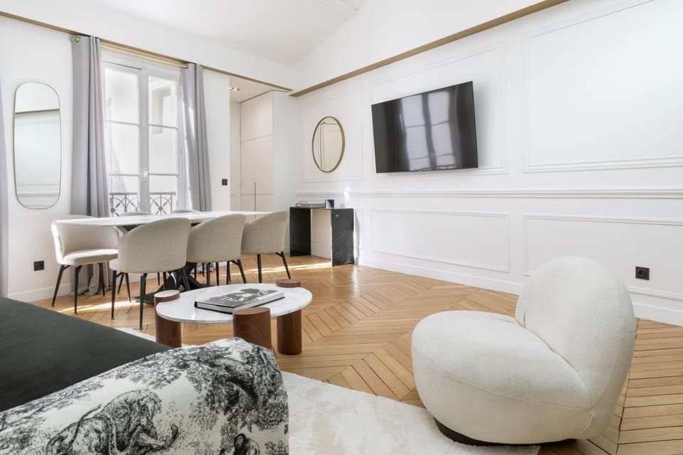 Communal lounge/ TV room, TV and multimedia, Living room, Seating area