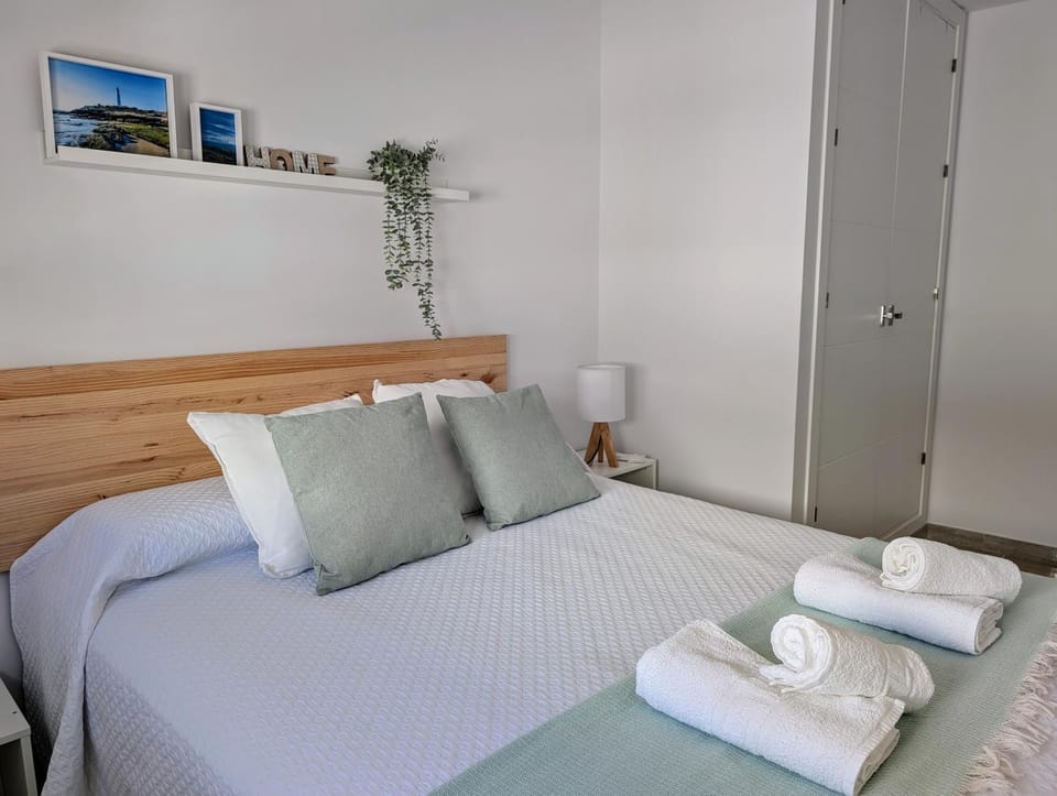 Bed, Photo of the whole room, Bedroom, towels, wardrobe