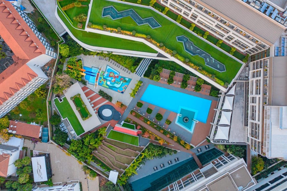 Bird's eye view, Swimming pool