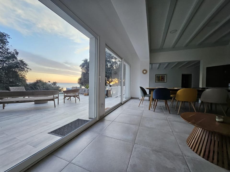 Villa ILO - devant la plage des Nonnes Villa in Meschers-sur-Gironde