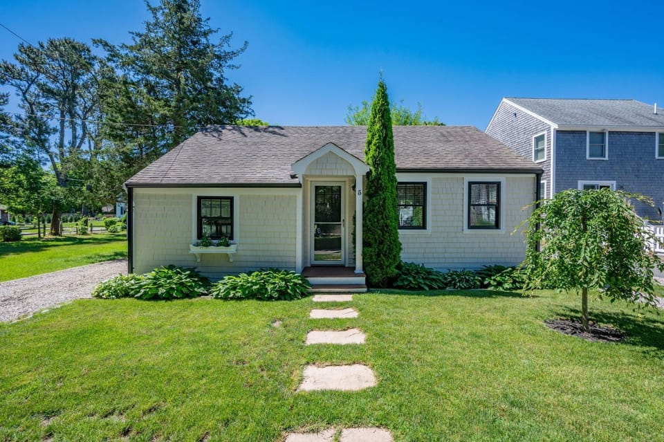 Cape Cod Getaway: Walk to East Sandwich Beach House in East Sandwich